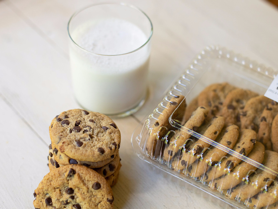16-Count Packs Of Fresh Baked Chocolate Chip Cookies Just $3.49 At Kroger